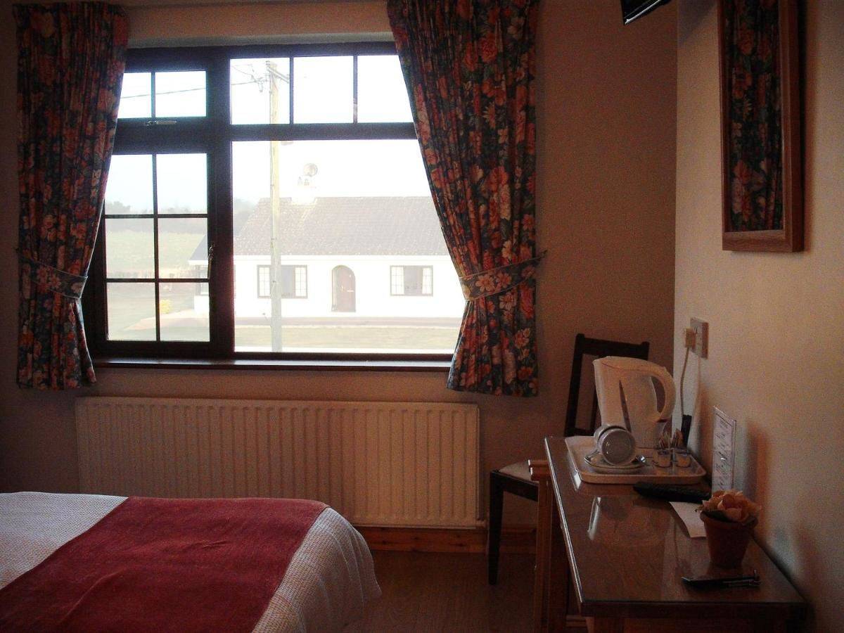 Фотографии номера Трехместный номер в  Maryville Bed and Breakfast Нина